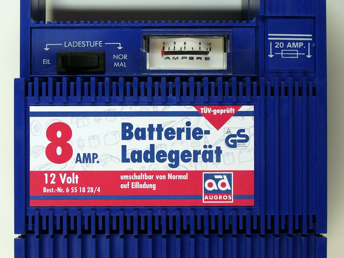 12-Volt Battery Maintainer